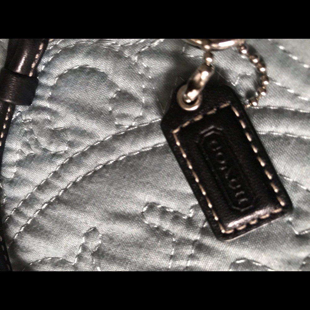 Coach Authentic Leather Lock turn wristlet - Picture 2 of 7